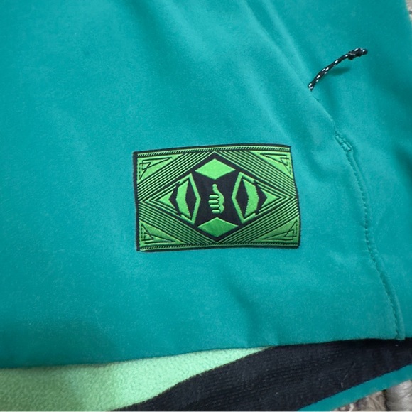 TREW Swift SoftShell Jacket - Picture 3 of 5